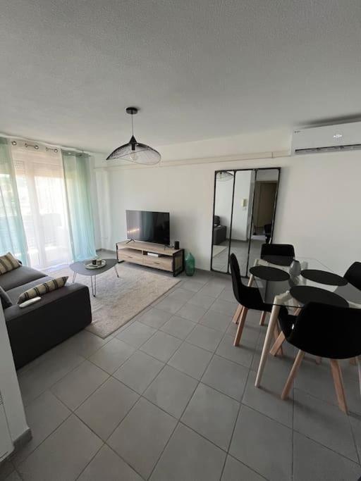 Joli Appt 45 M2 Avec Terrasse Lunel (Herault) Exterior foto