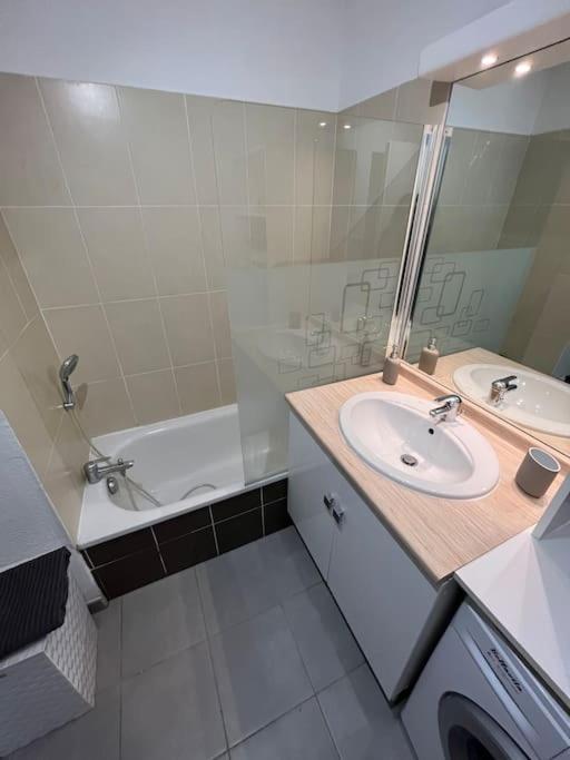 Joli Appt 45 M2 Avec Terrasse Lunel (Herault) Exterior foto